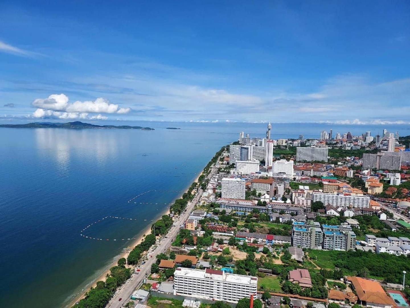 The Astra Sky River Praia de Jomtien Exterior foto